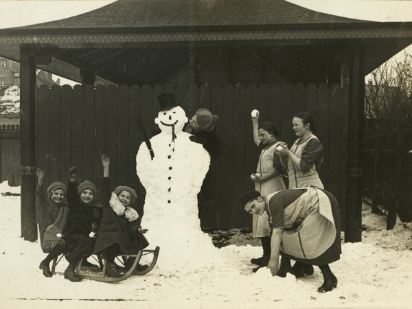 Schneeballschlacht um 1928 in Leipzig Lindenau, Inv.-Nr. F/1588/2010, Foto: Stadtgeschichtliches Museum Leipzig 