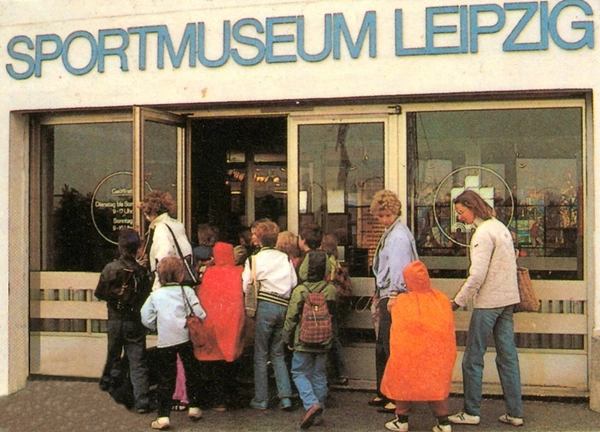 Historisches Foto Sportmuseum auf der Dammkrone Zentralstadion