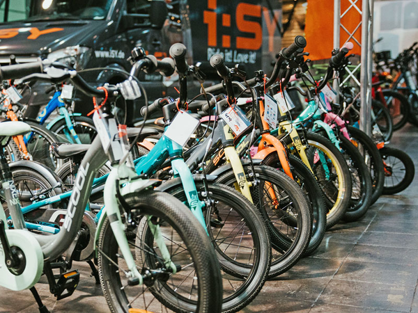 Vom 20. bis 24. November 2024 präsentieren sich hier rund 20 ausstellende Unternehmen aus dem Bike- und Outdoor-Bereich in Halle 4. Foto: Landesmesse Stuttgart GmbH & Co. KG