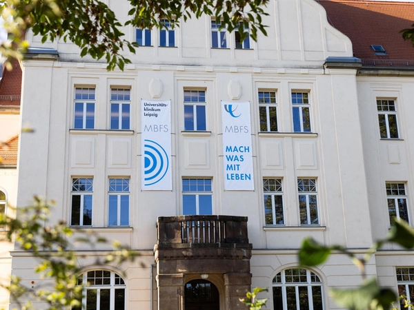 An der Medizinischen Berufsfachschule des UKL werden erstmals künftige Pflegefachkräfte in Teilzeit ausgebildet. Bild: UKL / Stefan Straube