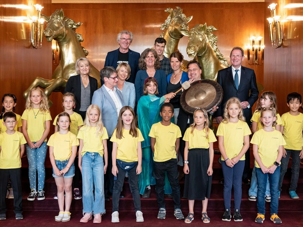 Team und Unterstützer von Future: Now! bei der Pressekonferenz am 12.09.2022, Foto: Oper Leipzig