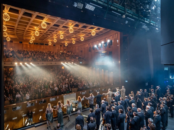 Schlussapplaus Götterdämmerung: Wagner 22 an der Oper Leipzig 10.07.2022, Foto: Tom Schulze