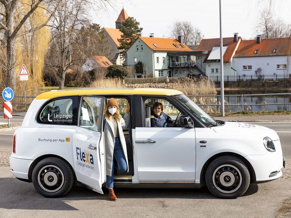 Kundin ist mit Flexa in Südost unterwegs, Foto: Leipziger Gruppe