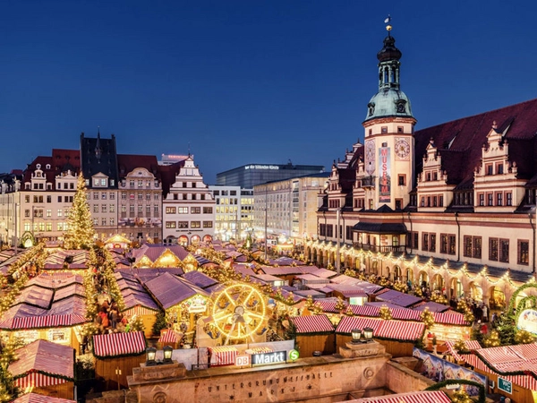 Leipziger Weihnachtsmarkt - Altes Rathaus und Markt, Foto: Philipp Kirschner