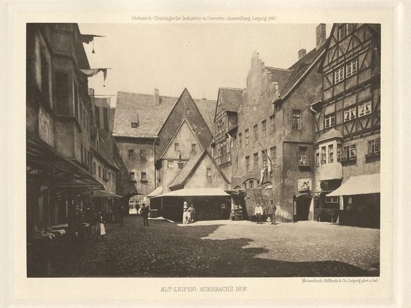 Nachbau von Alt-Leipzig mit Auerbachs Hof auf der Sächsisch-Thüringischen Industrie- und Gewerbeausstellung, Foto: Meisenbach Riffarth & Co., 1897, Foto: Stadtgeschichtliches Museum Leipzig