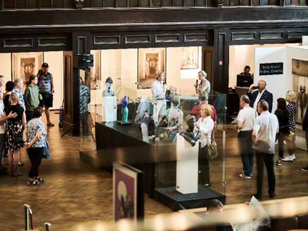 Ausstellung des katalanisch/deutschen Künstlers Andreu Ginestet „Body & Soul“ im Sächsischen Wartesaal des Leipziger Hauptbahnhofs, Foto: Andreu Gineste