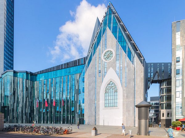 Schluss im Paulinum der Uni: Mehr als 12.000 Corona-Schutzimpfungen sind seit Mitte Dezember im vorläufigen Impfzentrum der Universitätsmedizin erfolgt. Foto: Swen Reichhold / Universität Leipzig