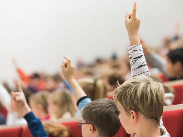 Die Juniorstudierenden erwartet bei der Kinderuni Leipzig wieder ein abwechslungsreiches Programm. Foto: Christian Hüller