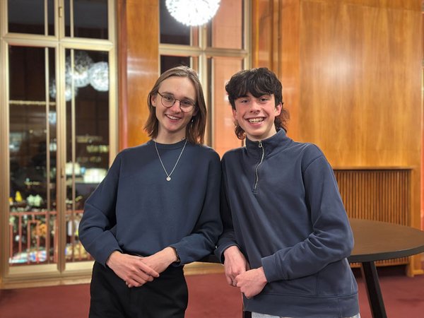 Benno Benesch und Gustav Louis vloggen für die Oper Leipzig, Foto: Oper Leipzig