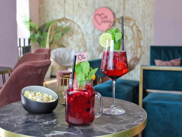 Eine breite Auswahl köstlicher Cocktails, Foto: Luft und Liebe Bar Leipzig