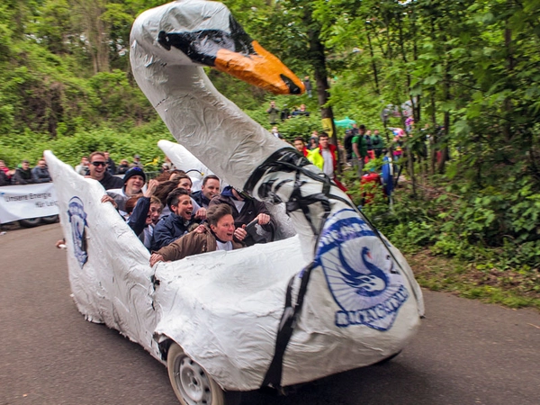 The Swan Racing Team beim Seifenkistenrennen am Fockeberg