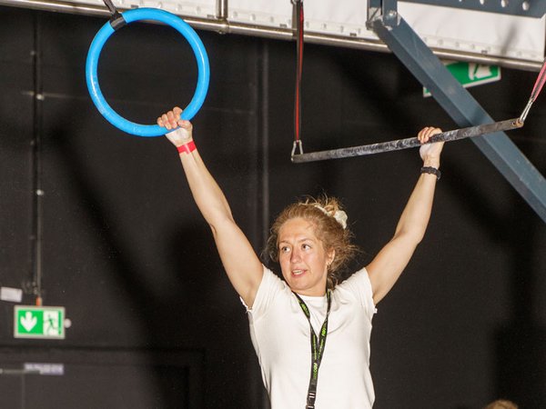 Eine Sportlerin geht im Parcours an ihre Grenzen, Foto: Paunsdorf Center