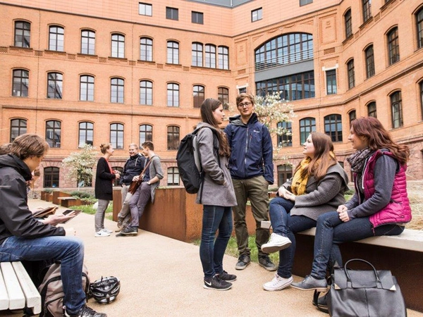 Junge Medizinstudierende der Uni Leipzig, Foto: Fotograf Christian Hüller