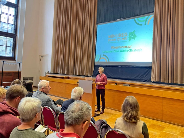 Eröffnungsworte von Elke Franz, Kaufmännische Betriebsleiterin der Stadtreinigung Leipzig, Foto: Stadtreinigung Leipzig