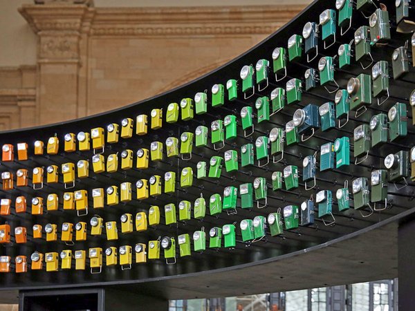 Menschen Licht-Ton-Installation im Hauptbahnhof Leipzig, Foto: Andreas Schmidt