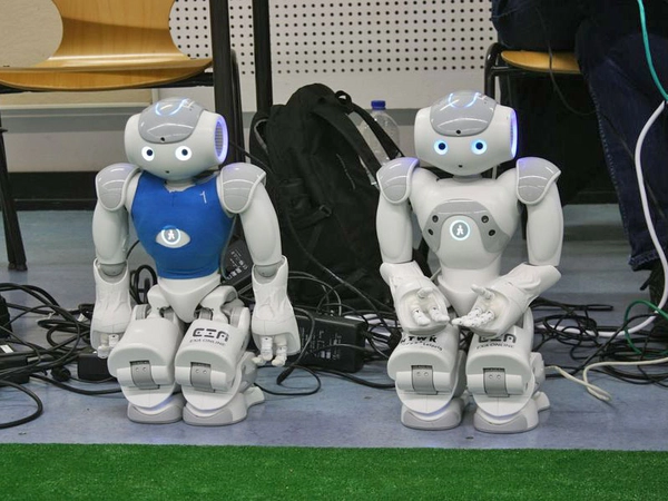 Die Nao-Fußball-Roboter der HTWK tragen Turniere aus, Foto: HTWK Leipzig