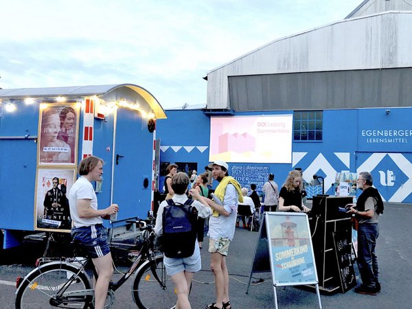 DOK Leipzig 2022: Sommerkino in der Plagwitzer Markthalle, Foto: DOK Leipzig