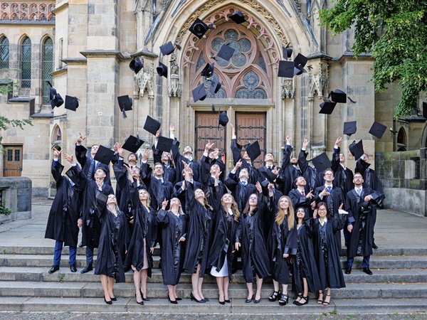 Graduierungsfeier, Foto: Jens Schlüter, Bildrechte: HHL