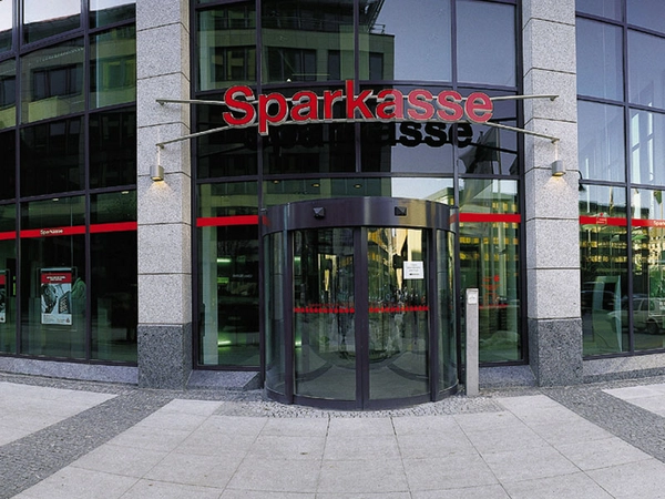 Sparkasse Leipzig Geschäftsstelle Humboldtstraße 25, Foto: Punctum / Alexander Schmidt