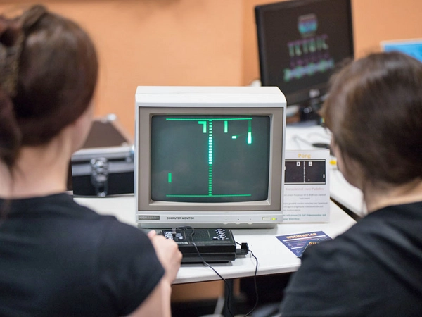 Endlich wieder gemeinsam in Präsenz spielen! Die HTWK Leipzig lädt am 7. Mai 2022 zur 16. Computerspielenacht ein, Foto: Lars Grimmer / HTWK Leipzig