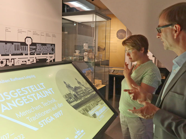 Kuratorin Dr. Johanna Sänger und Museumsdirektor Dr. Anselm Hartinger im Alten Rathaus des Stadtgeschichtlichen Museums Leipzig, Foto: Stadtgeschichtliches Museum