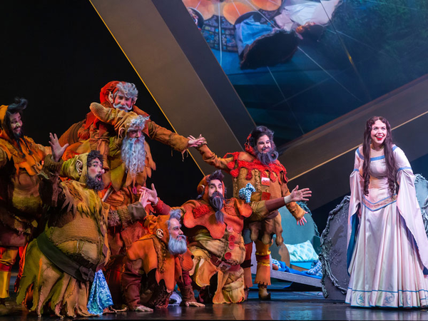  Schneewittchen in der Oper Leipzig, Foto: Tom Schulze