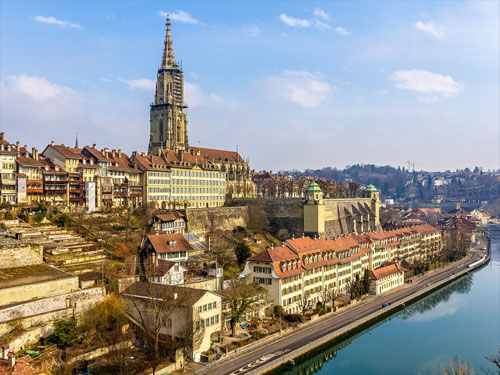 Blick auf die Bernburger Altstadt über die Aare - Schweiz, Foto: Leonid Andronov / depositphotos.com